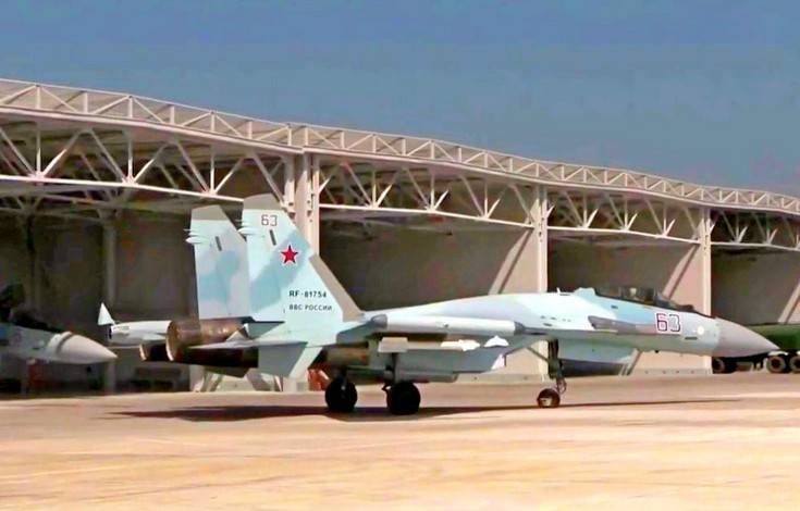 Защитные укрытия для авиационной техники в Хмеймим впервые попали в кадр