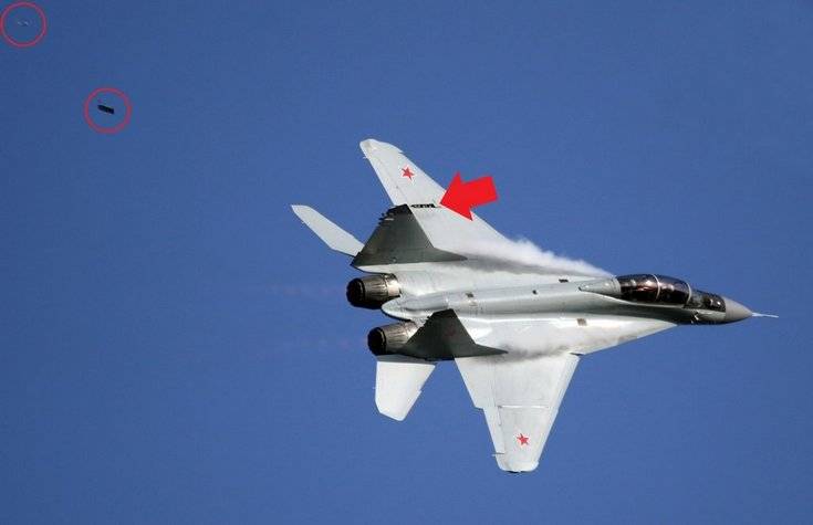 Российский МиГ-35 потерял деталь по время полета на МАКС-2019
