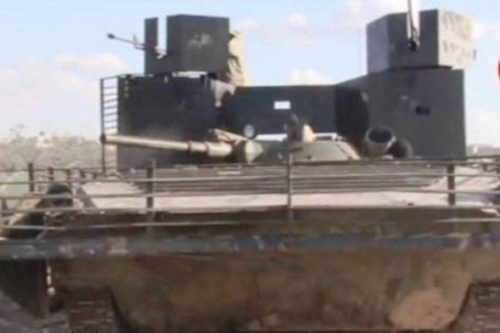 Пустынный крейсер: БМП-1 превратили в многобашенную крепость в Сирии
