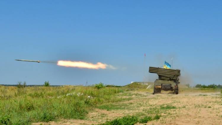 Армия Укрины подвергла Донбасс массированному обстрелу