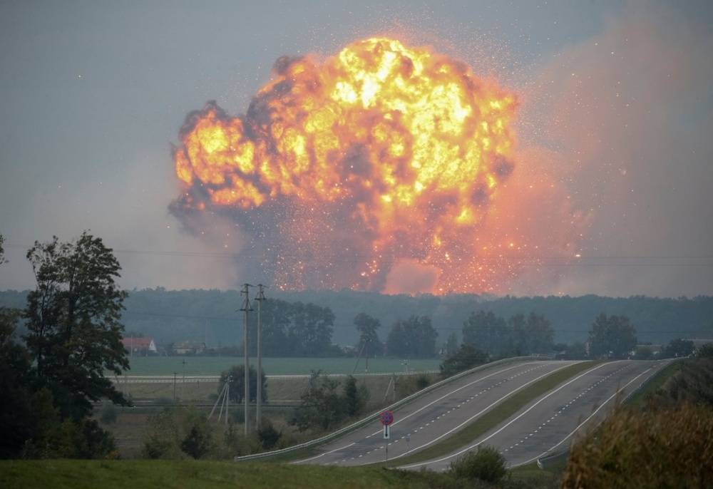На Украине снова взорвались военные склады