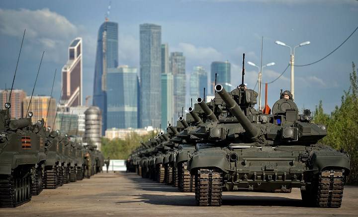 «Стальной кулак» Москвы: в США неспроста сравнивают число танков РФ и НАТО