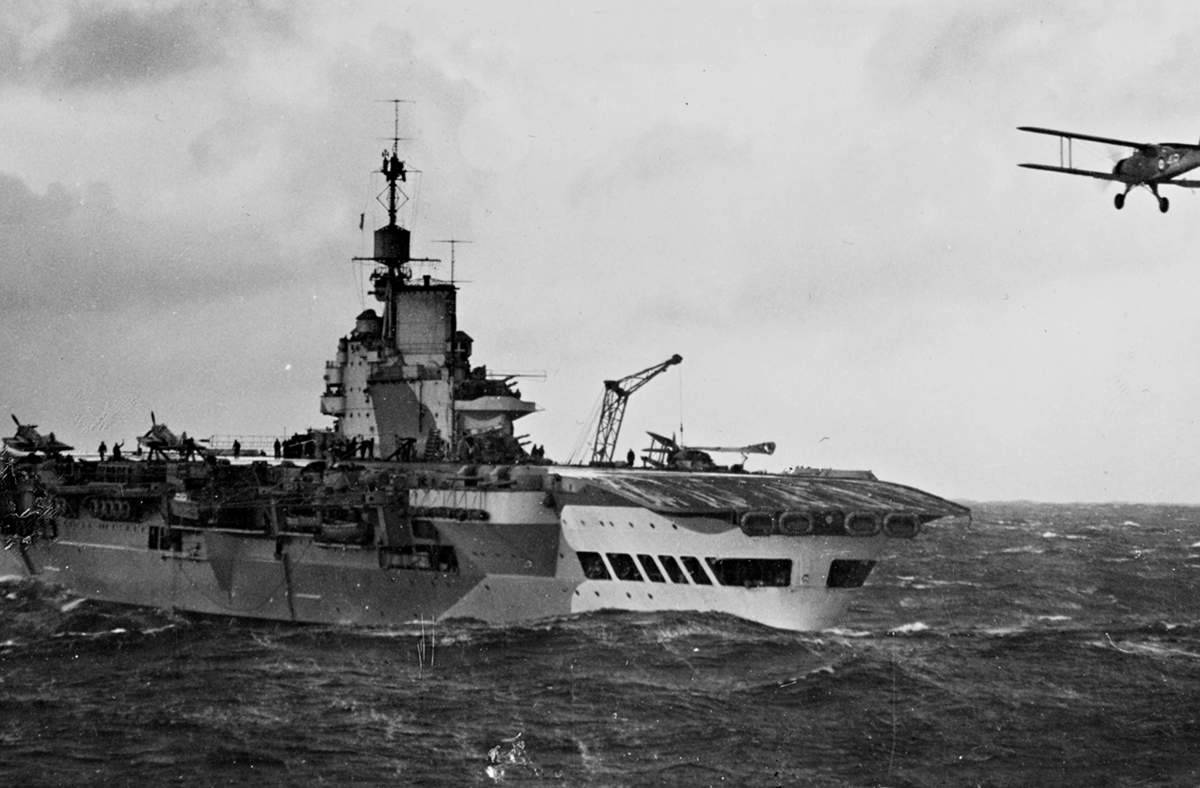 Авианосцы против подводных лодок: первая победа над «серыми волками»