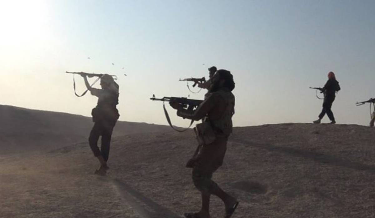 Боевики пошли на штурм Ракки, воспользовавшись смятением «брошенных» курдов
