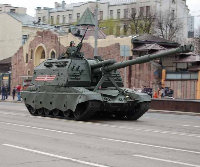 В войска поступили САУ "Мста-СМ", ПТРК "Хризантема-СП, Т-72Б3М и Т-90М