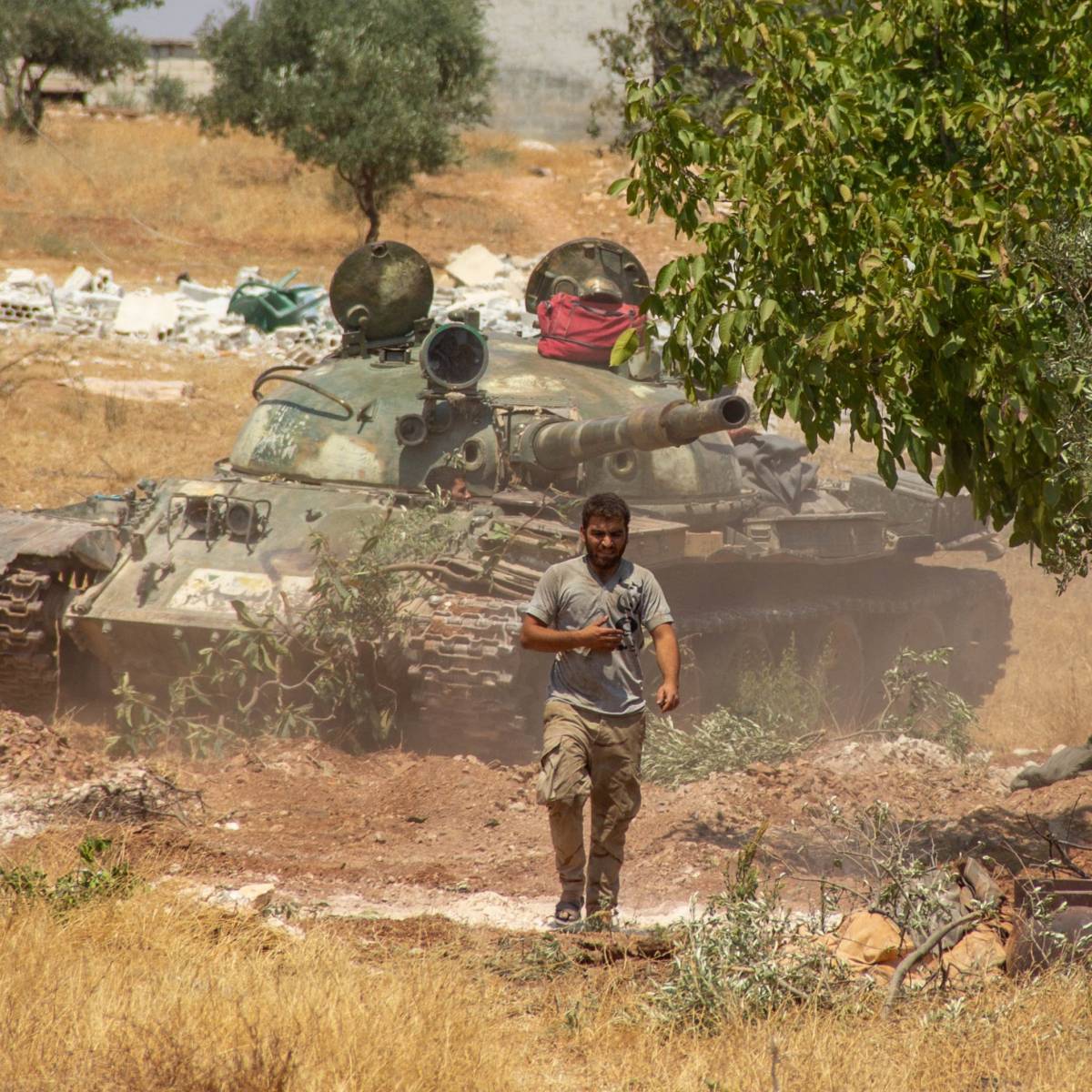 Турецкая армия пытается взять под контроль шоссе Алеппо-Хасака в Сирии