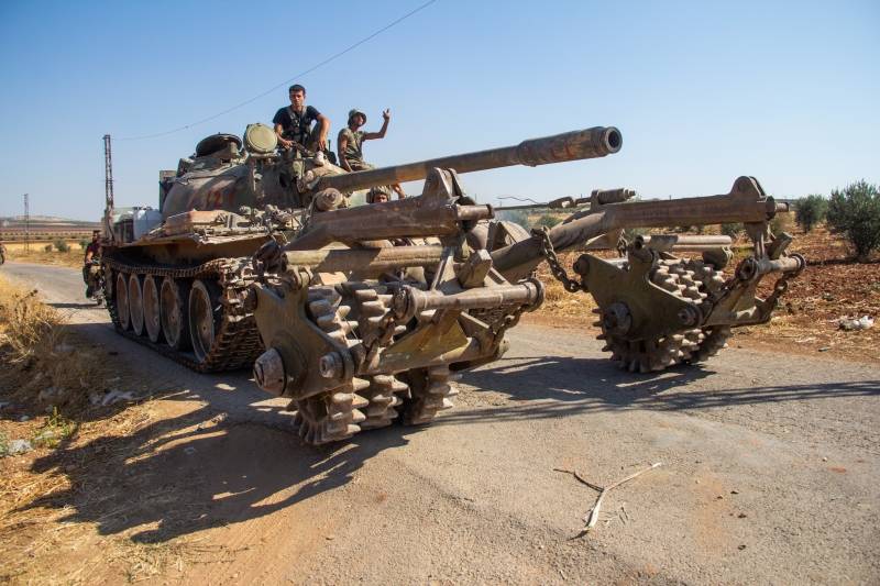 Армия Сирии занимает район Кобани, оставляемый коалицией США