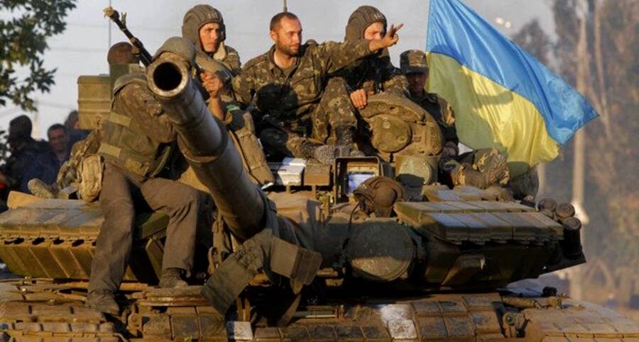 Киев готовится к войне: ВСУ наращивают группировки под прикрытием РЭБ