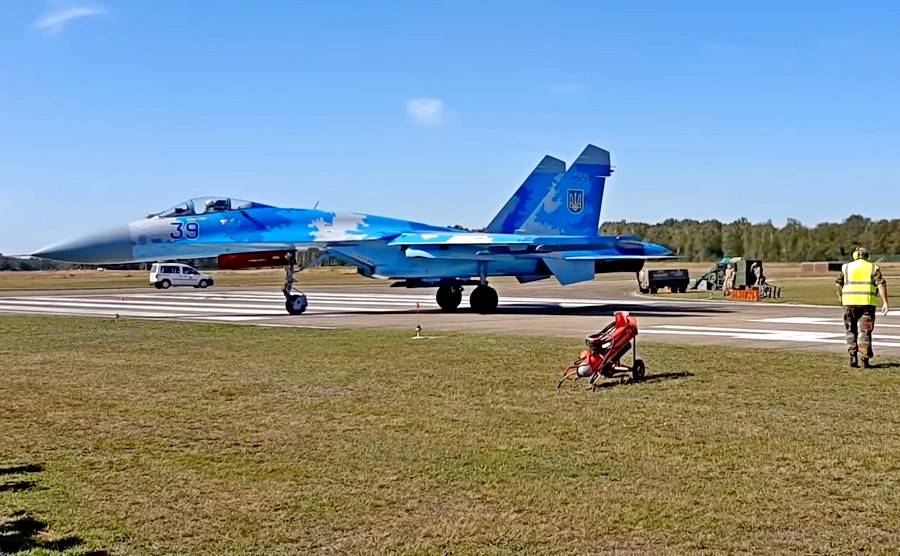 Украинский Су-27 сдул наземный персонал на авиашоу в Бельгии