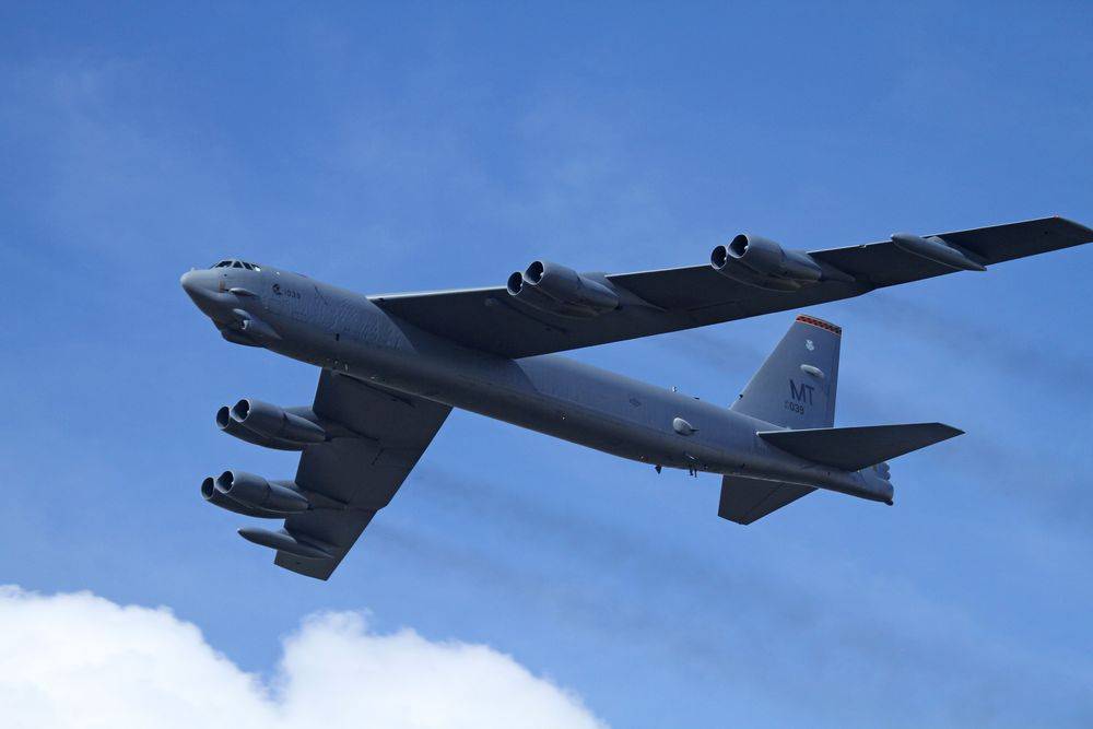 B-52 ВВС США отработал удары по базам Балтийского флота России