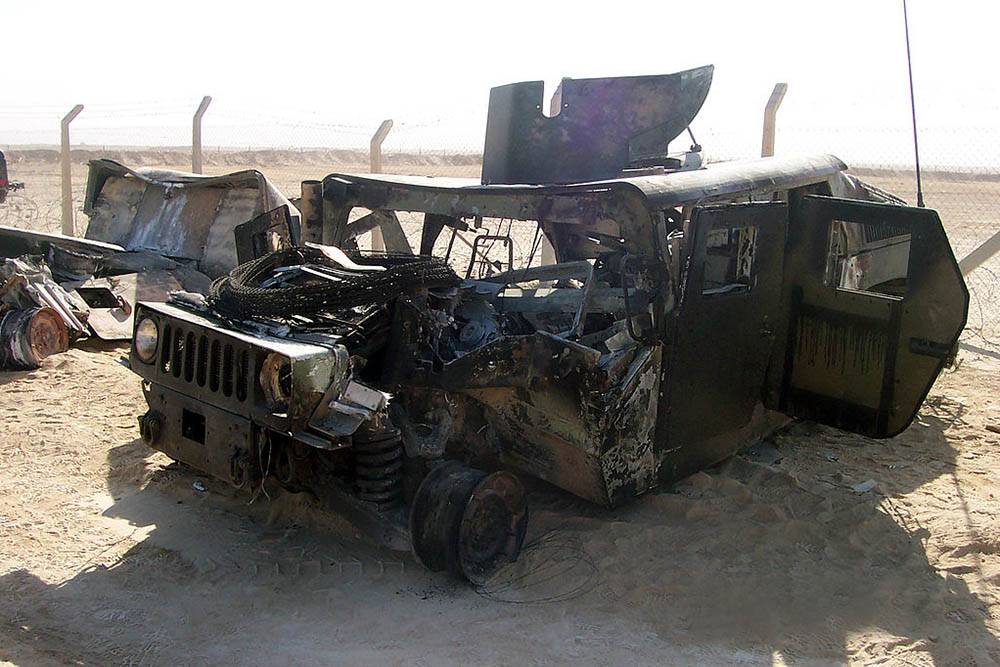 Противотанковый комплекс "Фагот" превратил Humvee в пылающий факел