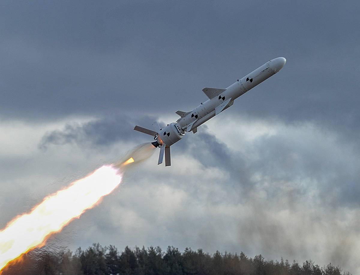 "Украину сметет, как муху": Киеву не стоит нацеливать ракеты на АЭС России