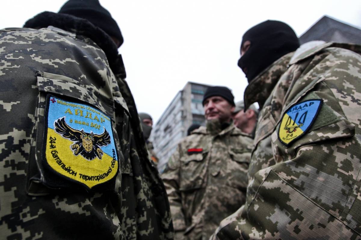 Украинских националистов массово свозят в Донбасс для срыва «Минска-2»