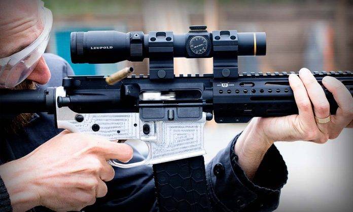 AR-15: «opужиe-пpизpaк»
