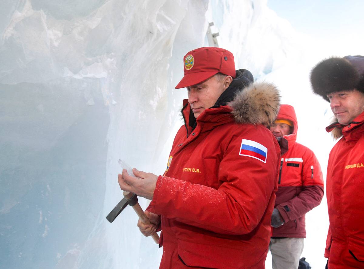 Британские СМИ: Западу пора поумнеть и дать Путину жесткий отпор в Арктике