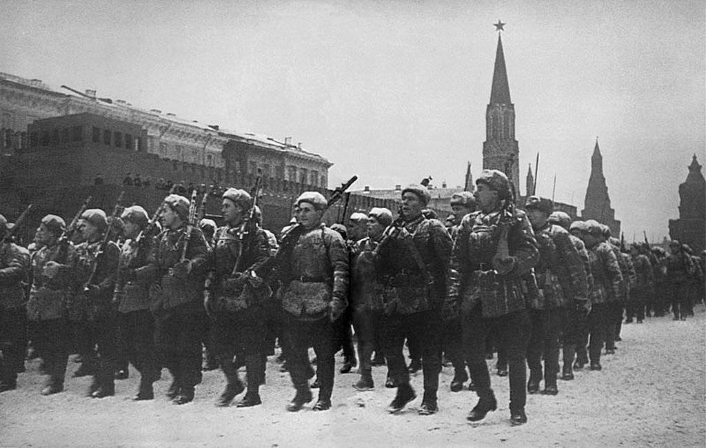 Московский парад 41-го года: вечная ошибка в его описаниях