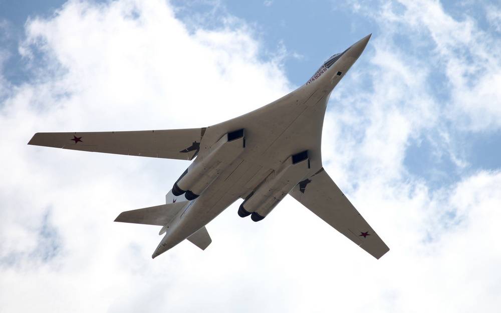 Бомбардировщик Ту-160 смог оторваться от пары F-35