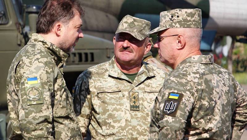 Украинские РЭБы чуть не угробили командующего ООС Кравченко на вертолете