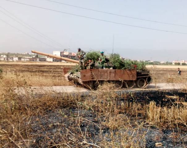 Сирия: танки Т-55АМВ и 130-мм пушки М-46 САА ведут бои с турецкими силами