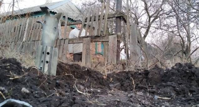 Жители ДНР показали последствия обстрелов ВСУ на Донбассе