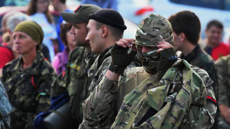 Киевских радикалов на Донбассе привели в полную боевую готовность