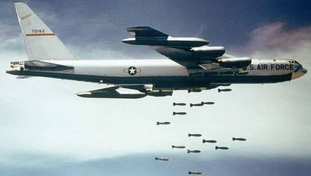 Зачем бомбардировщики-«пенсионеры» ВВС США провоцируют Россию