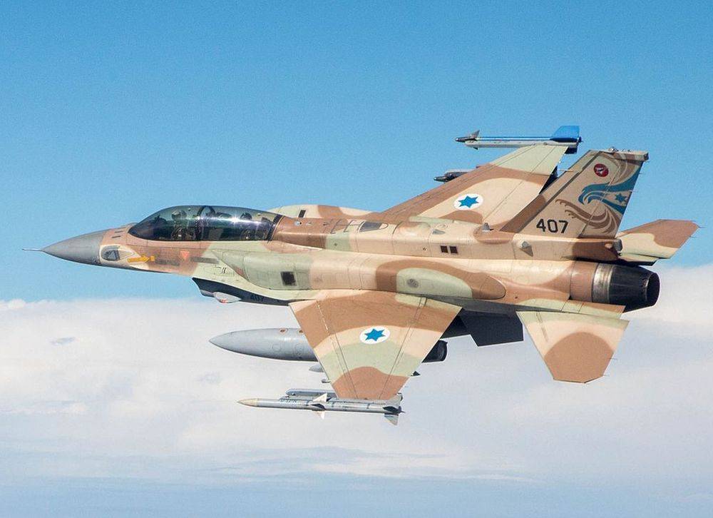 Израиль нанес массированный удар по Сирии: уничтожены батареи ПВО