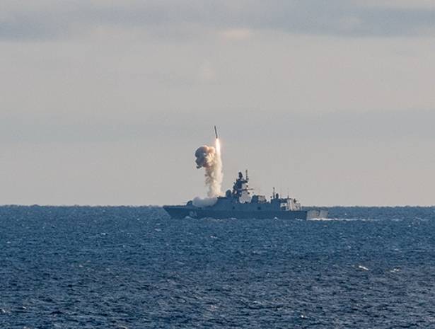 «Адмирал Горшков» протестирует новое ракетное вооружение в Белом море