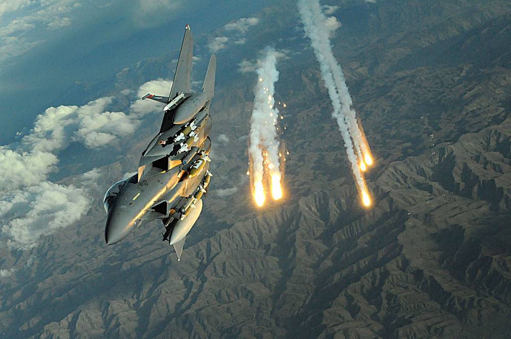 Самолеты ВВС США начали бомбить протурецкие группировки на севере Сирии