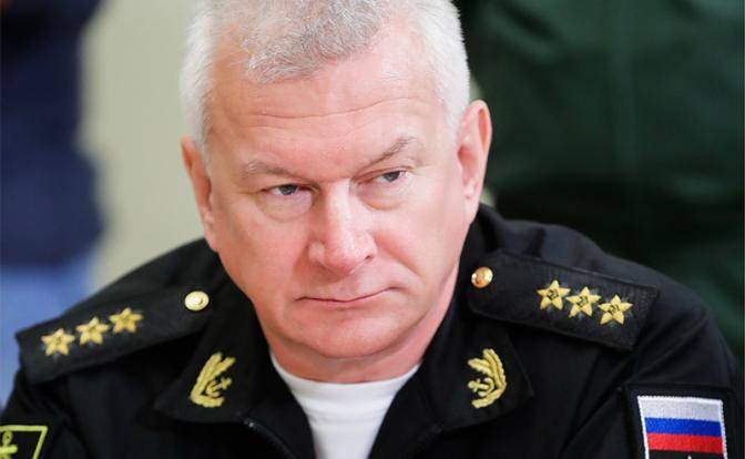 Главком ВМФ России снялся на фоне адмирала Того, разгромившего русский флот