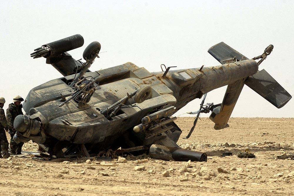 Падение сбитого хуситами саудовского AH-64 Apache сняли на видео
