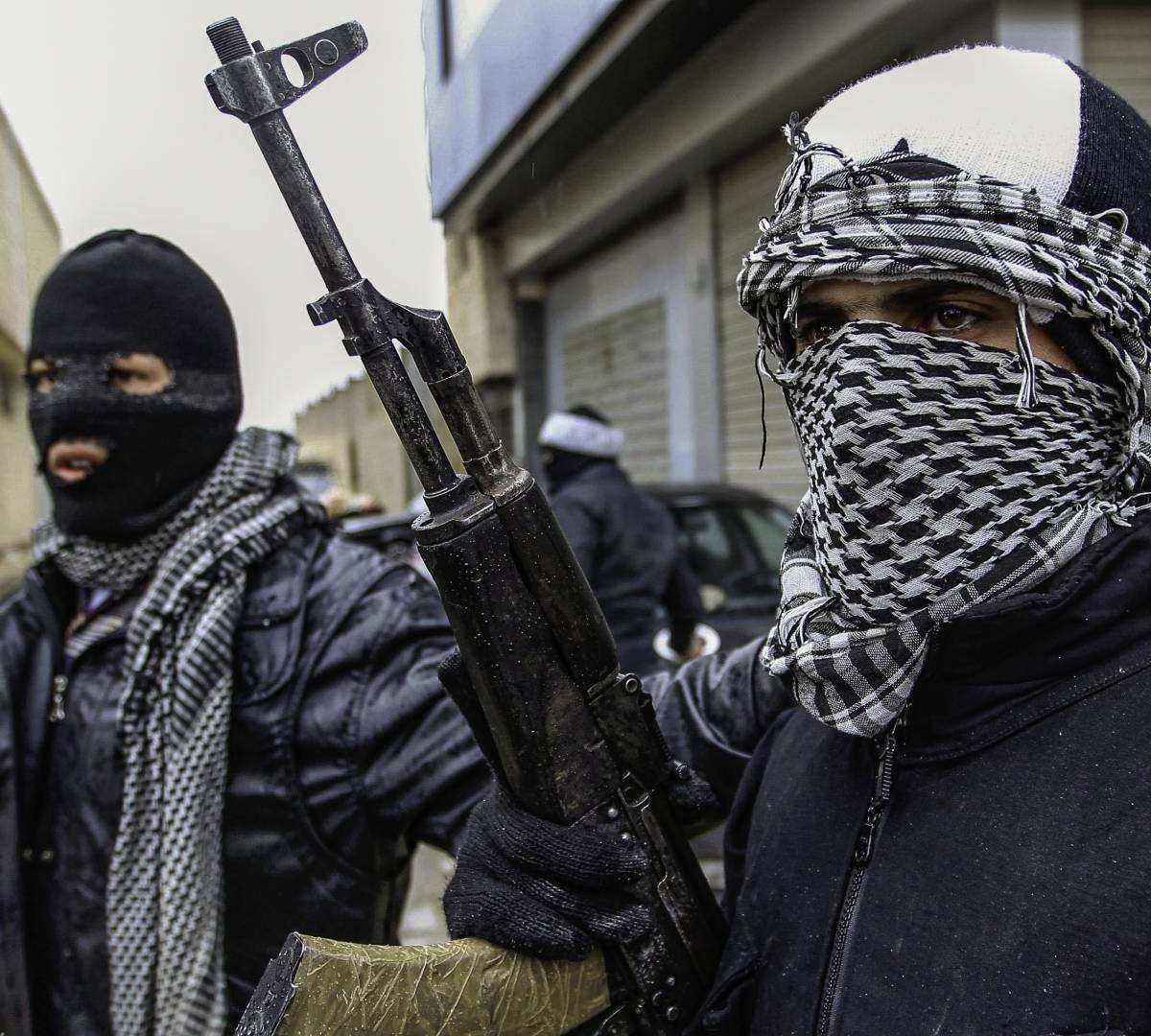 Опасные маневры в Хаме: боевики используют «живой щит» от ударов САА