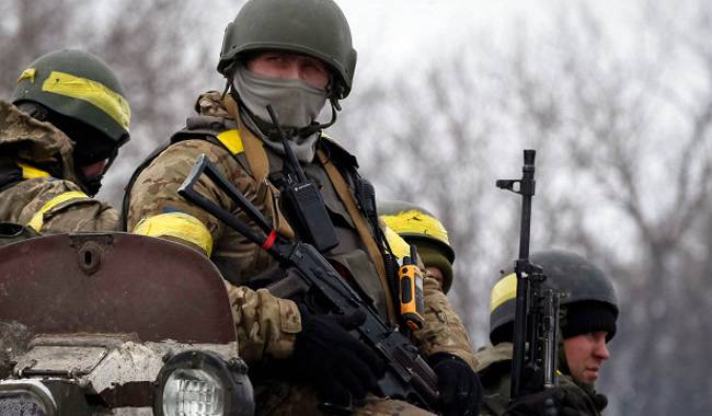 Армия Киева готовится отражать атаки радикалов на Донбассе