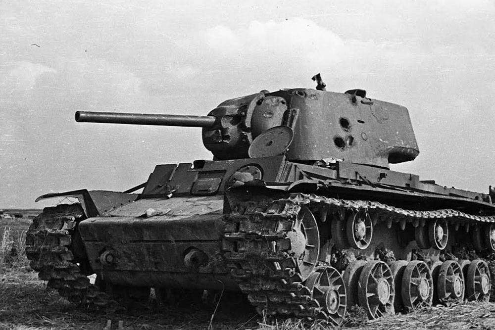 Крепость на гусеницах: как КВ-1 дал бой 75 немецким танкам