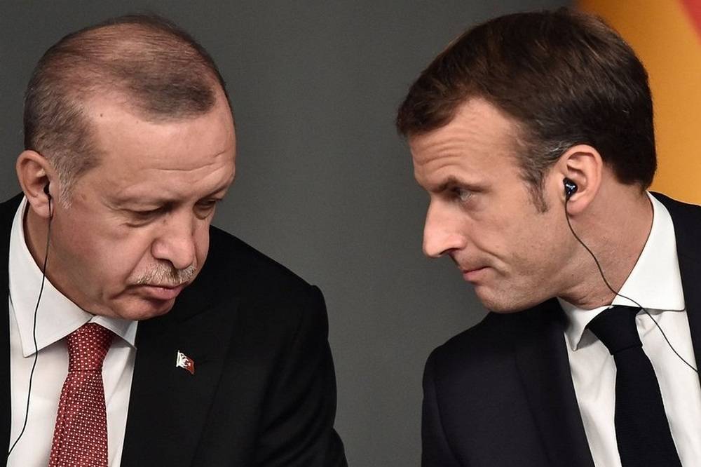 «Тебя не спрашивали»: Эрдоган поругался с Макроном из-за российских С-400