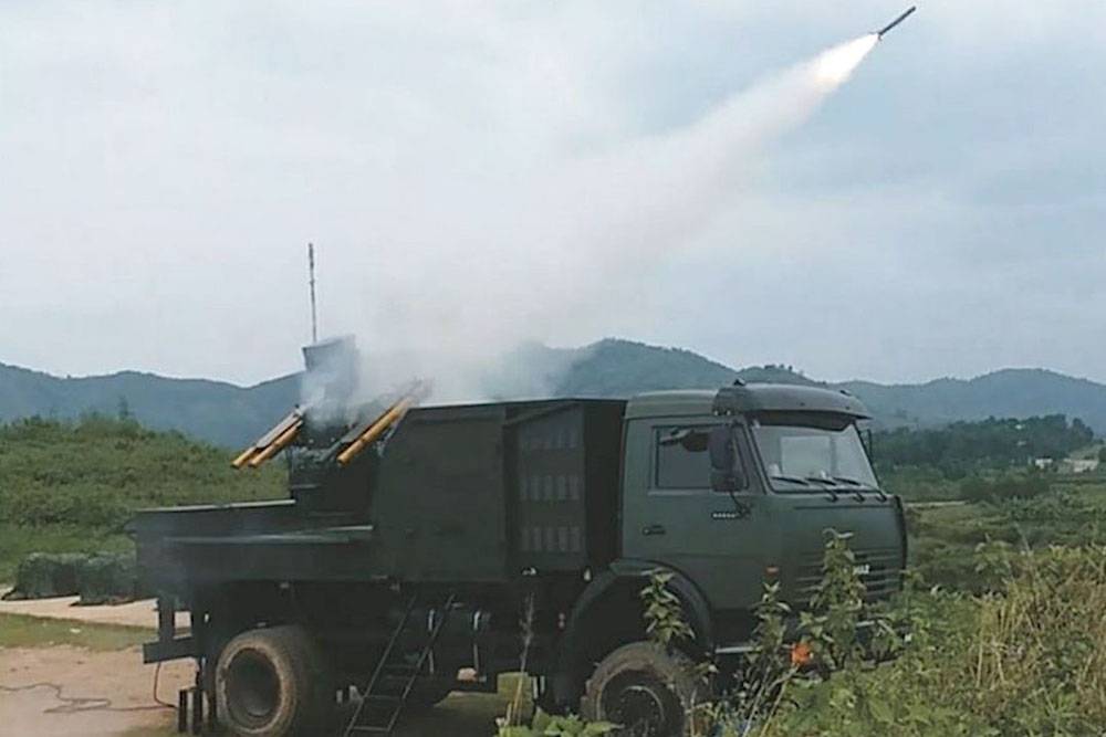 Ракетный комплекс на шасси КамАЗа прошел испытания во Вьетнаме