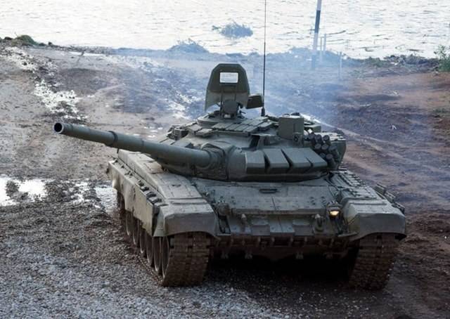 Курс экстремального вождения Т-72Б3 проходят на Ставрополье танкисты ЮВО