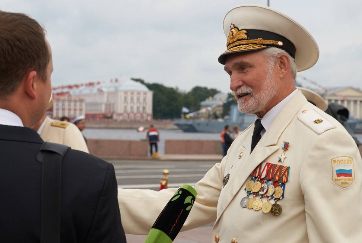 Контр-адмирал Хмыров рассказал о спускаемой на воду подлодке «Волхов»