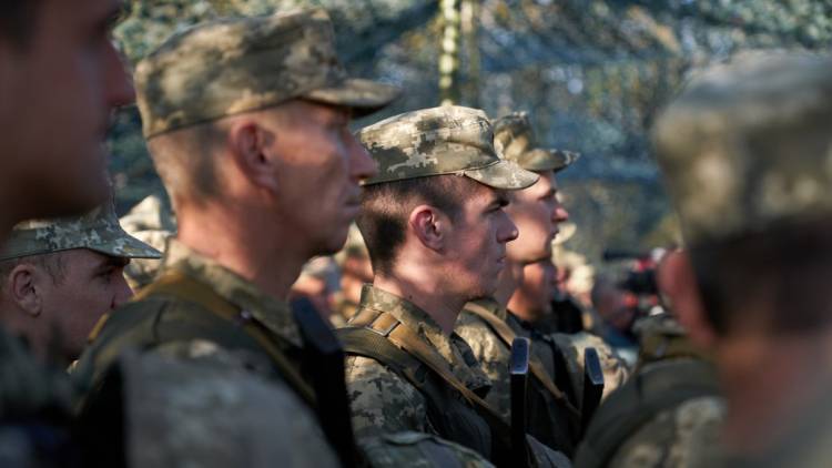 Грабежи и пьянство: украинские силовики несут небоевые потери на Донбассе