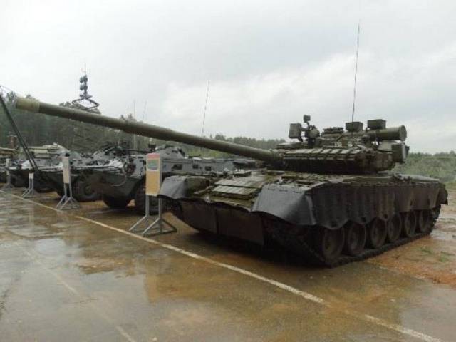 Модернизированные танки Т-80 опробовали на полигоне в Еврейской автономии