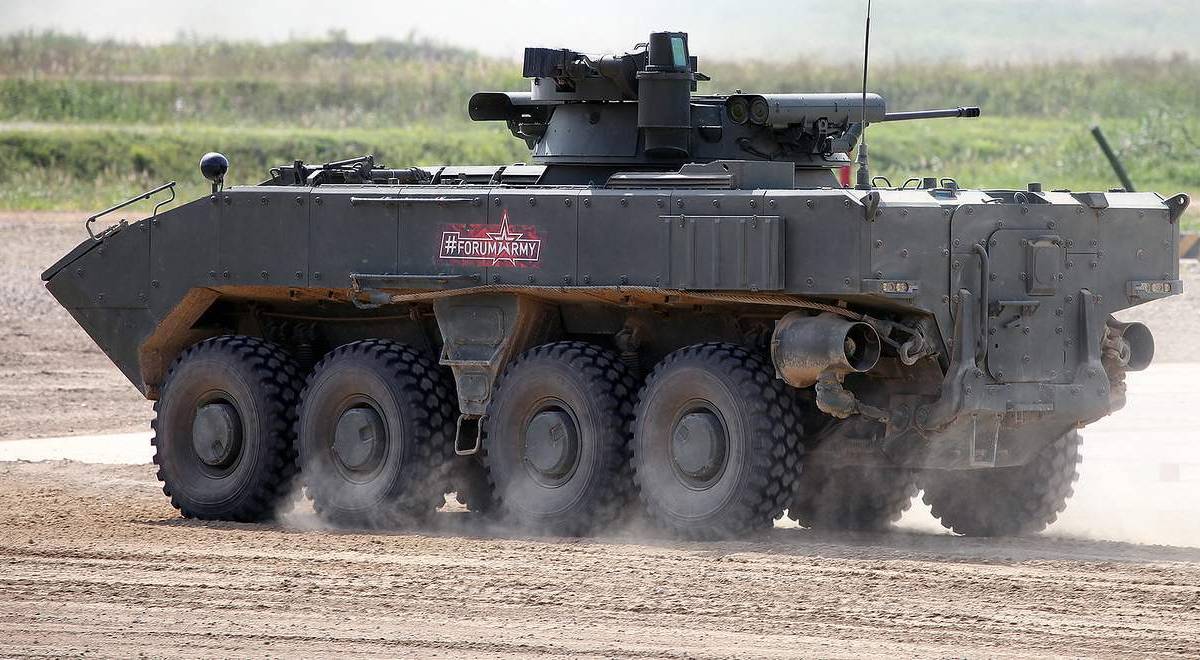 «Бумеранг» VS БТР-80. Зачем российской армии «тяжёлые колёса»?