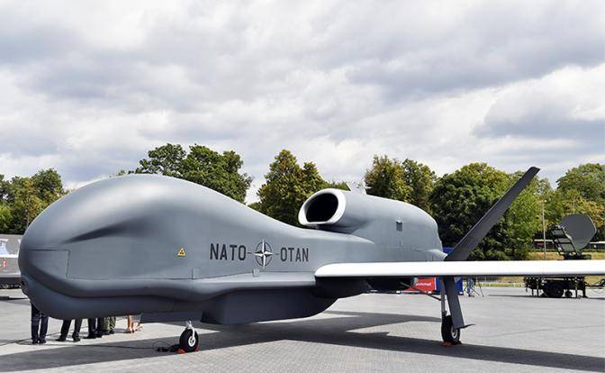 НАТО запускает ястребов-шпионов