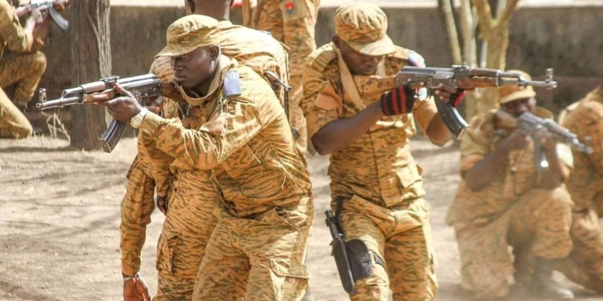 Буркина-Фасо вооружает гражданских для борьбы с экстремистами