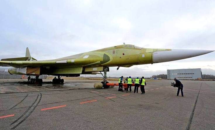 Бомбардировщик Ту-160М совершил первый испытательный полет