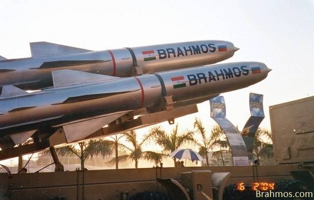 Мировой рекорд: крылатая ракета BrahMos успешно прошла более 70 испытаний