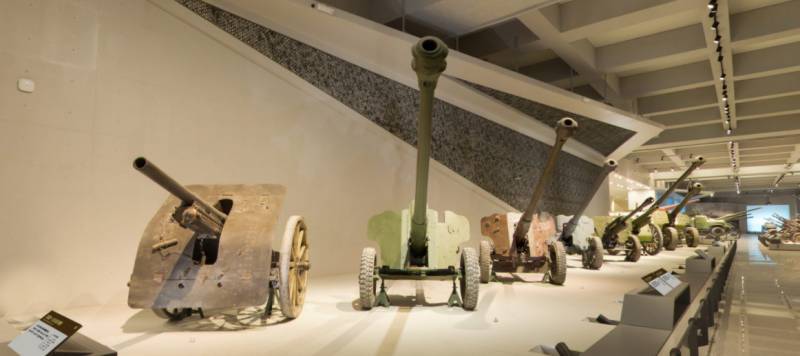Противотанковые орудия в экспозиции Военного музея китайской революции