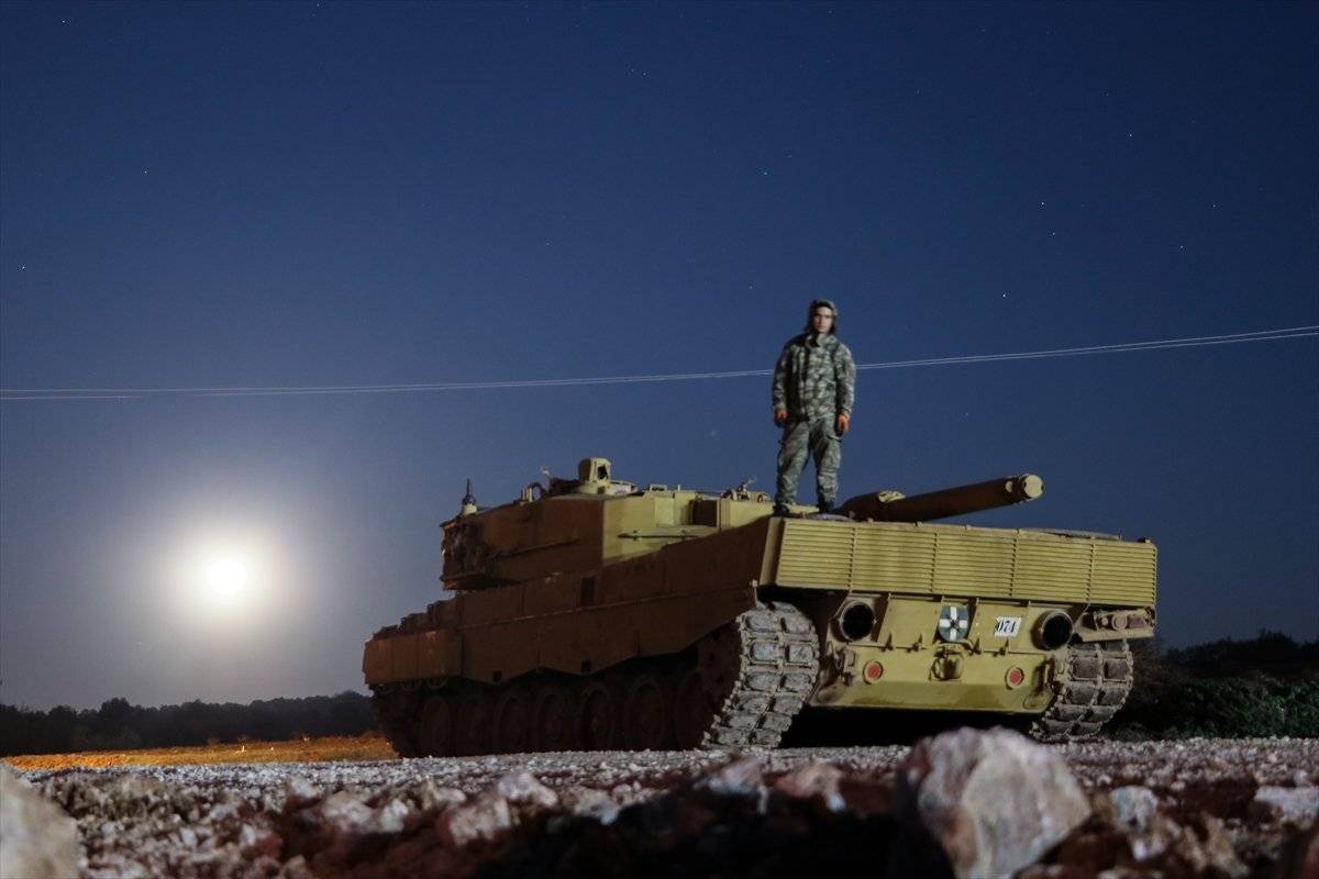 На убой: Турция бросила в бой танки без дополнительной защиты