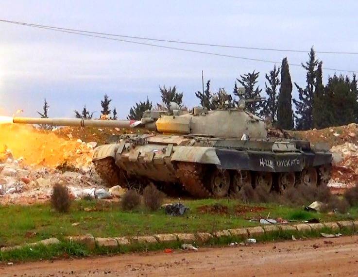 Танк победы: свежий Т-62М с "бровями" был замечен в последних боях в Сирии