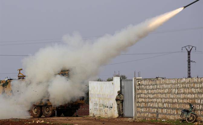 Война в Сирии 2.0: Русские бойцы уже бомбят танки и склады Эрдогана