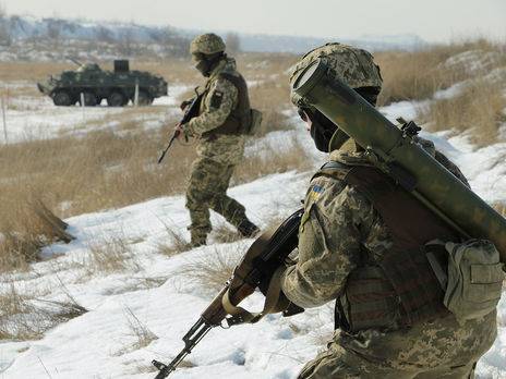 В Донбассе ВСУ тяжелой артиллерией глушат взрывы собственных мин